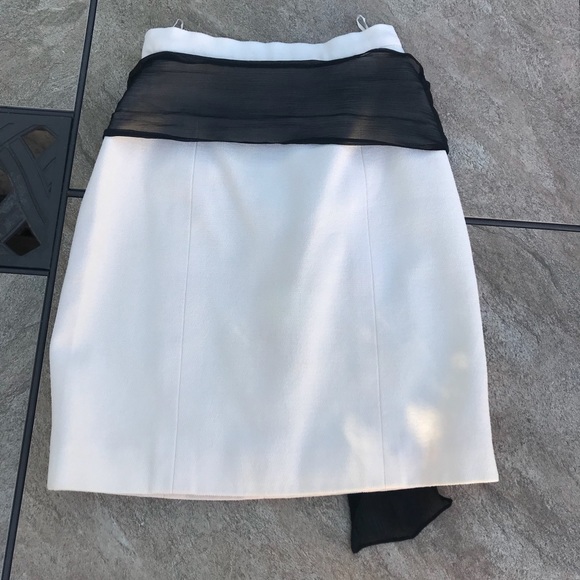 SOLD- Chanel Boutique Wool Skirt Size 0-2 - Picture 4 of 6